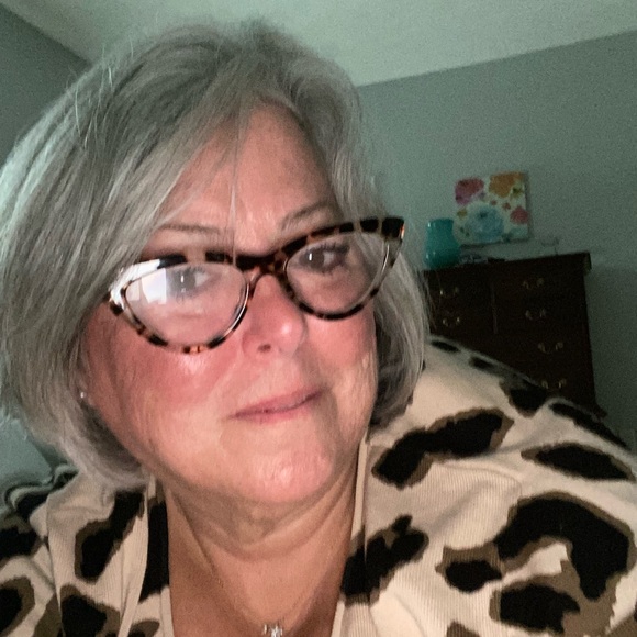 Meet your Posher, Susan - Picture 3 of 3